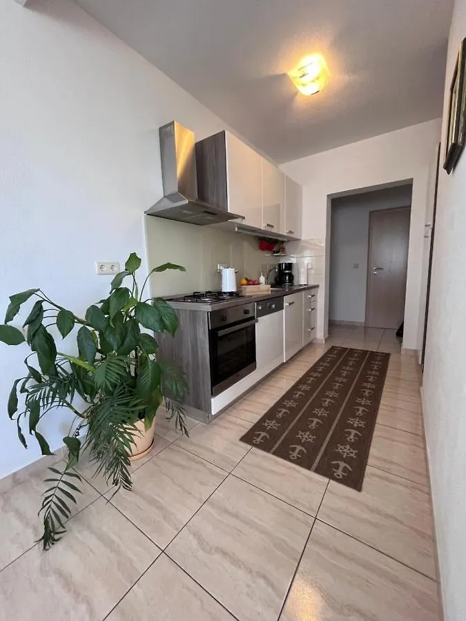 Mavarstica Bay View Apartment With Garage Trogir