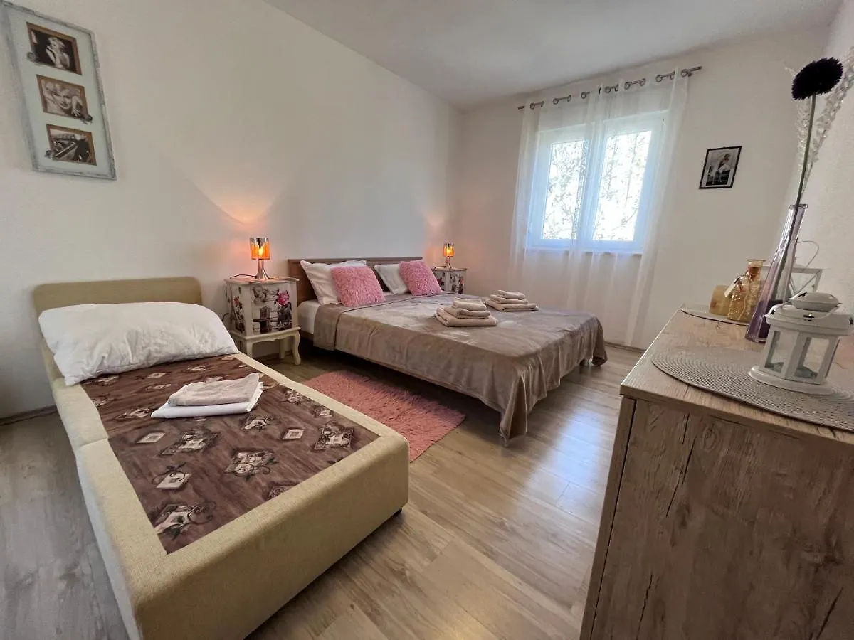 Mavarstica Bay View Apartment With Garage Trogir