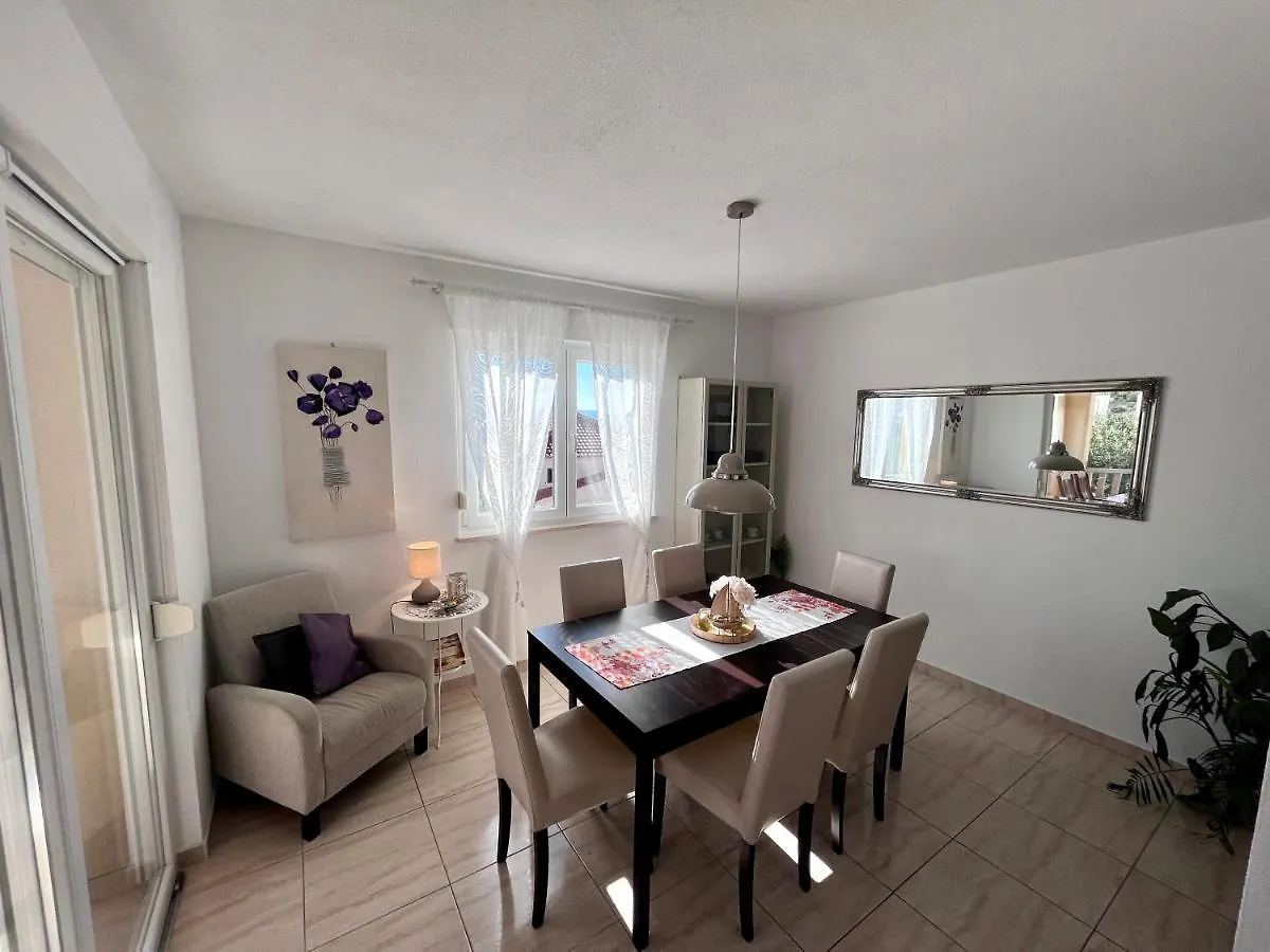 Mavarstica Bay View Apartment With Garage Trogir