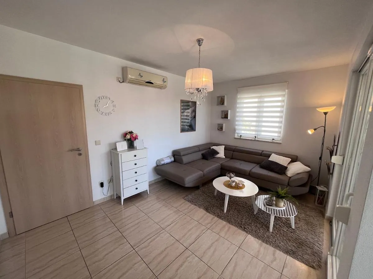 Mavarstica Bay View Apartment With Garage Trogir