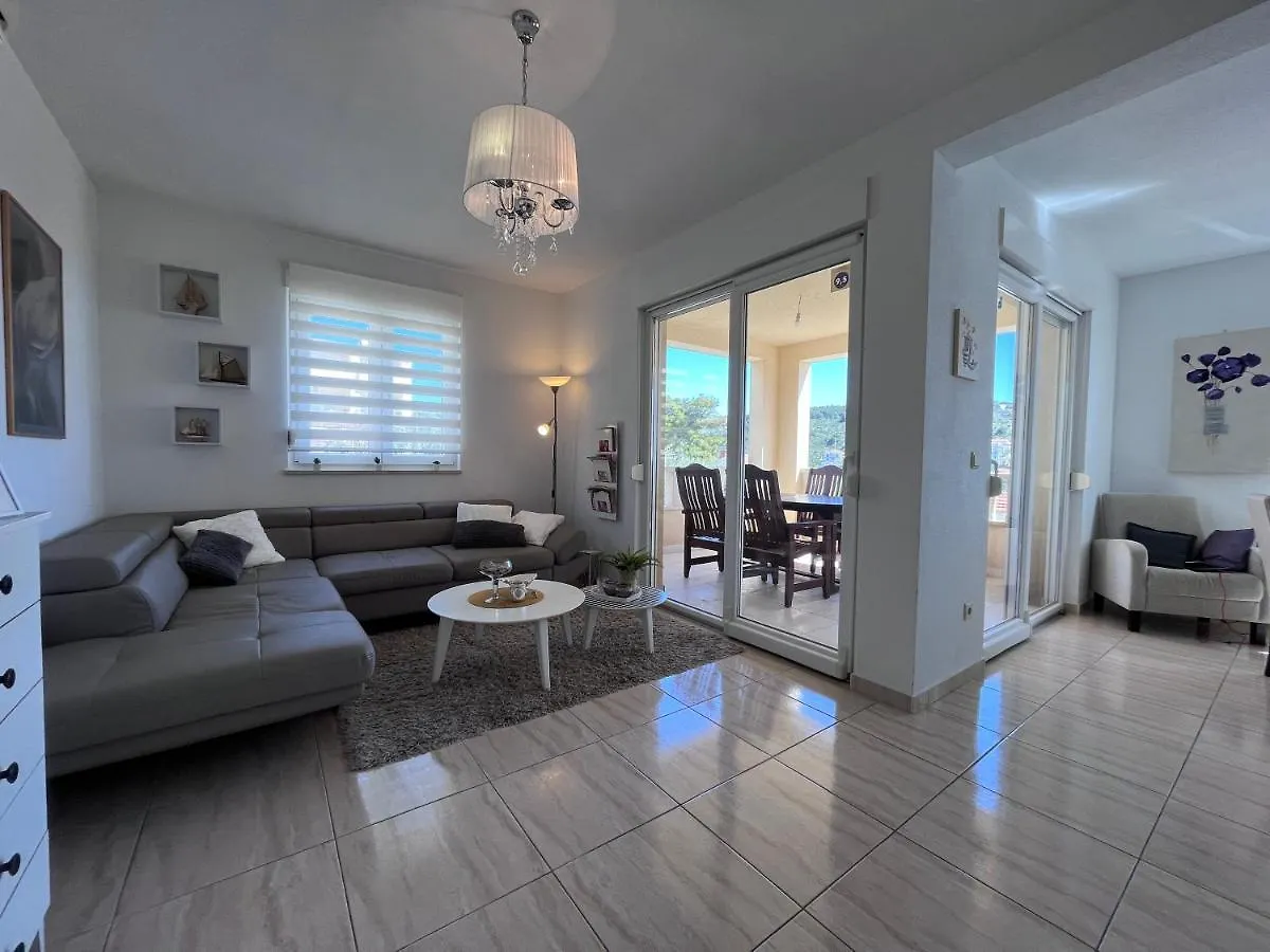 Mavarstica Bay View Apartment With Garage Trogir