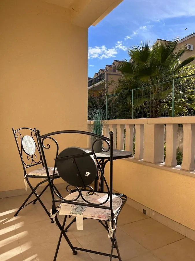 Mavarstica Bay View Apartment With Garage Trogir
