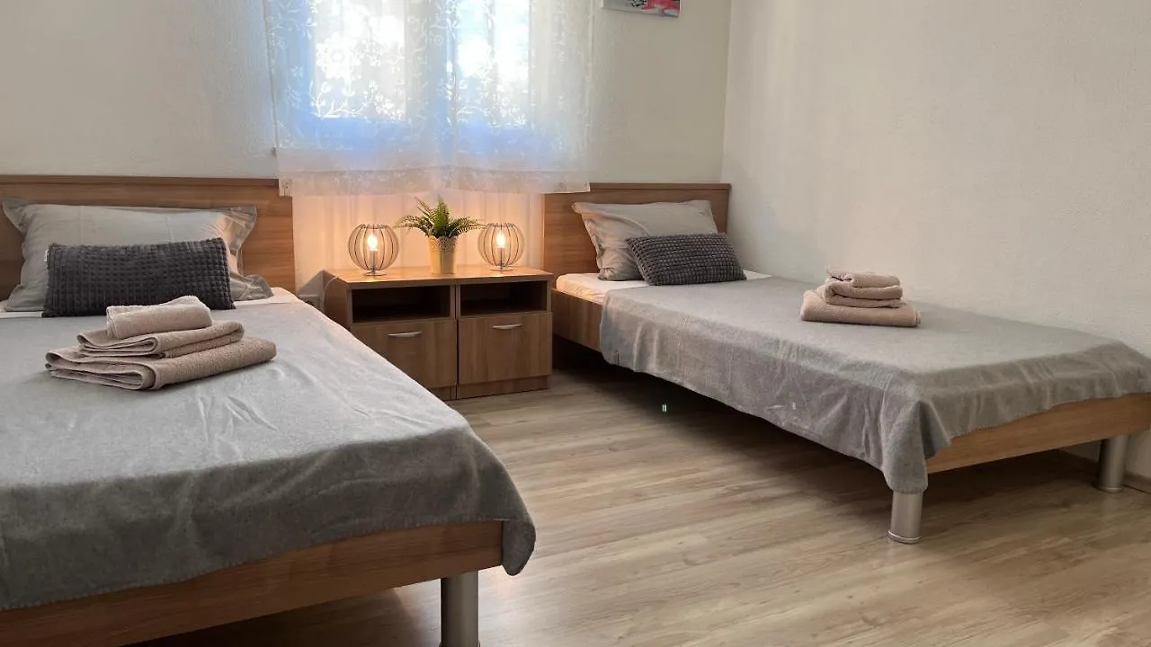 Mavarstica Bay View Apartment With Garage Trogir